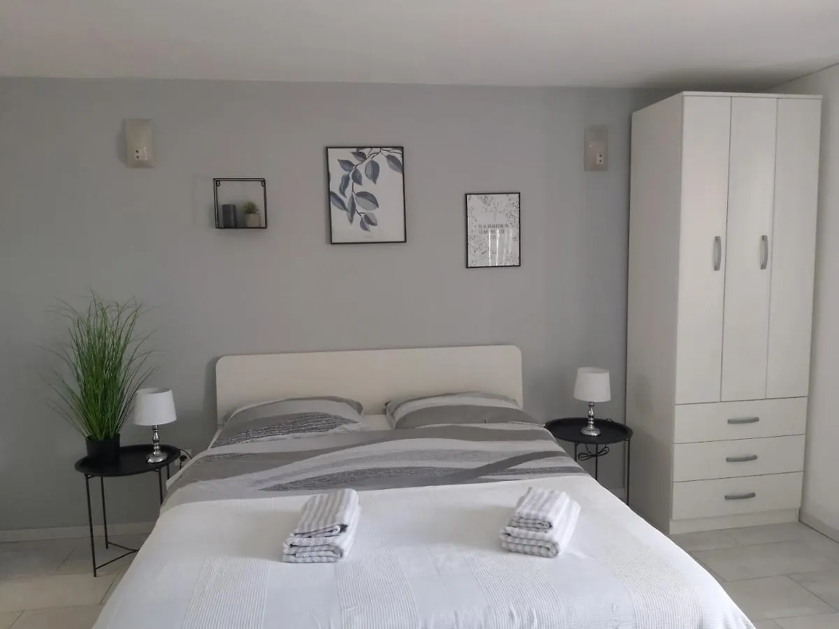 Studio Apartments Igor Vrsar Croatia