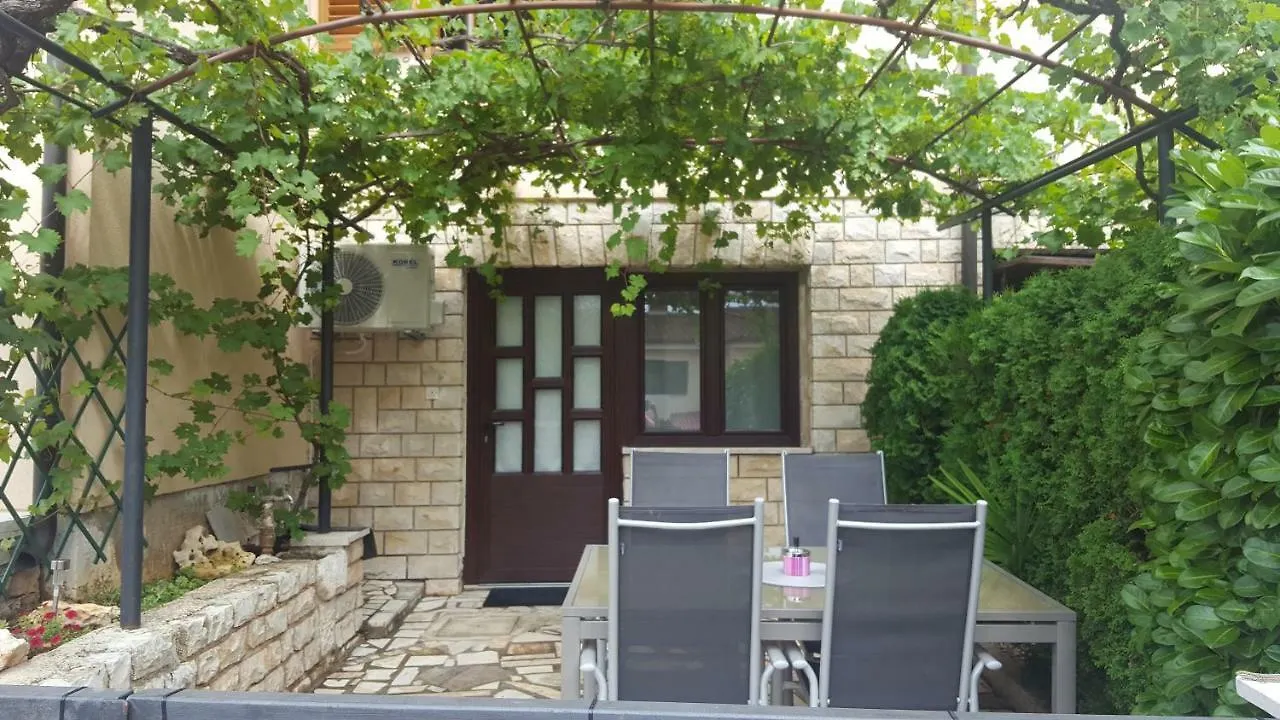 Studio Apartments Igor Vrsar 0*,  Croatia